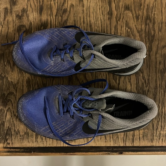 Nike Metcons - Picture 2 of 5